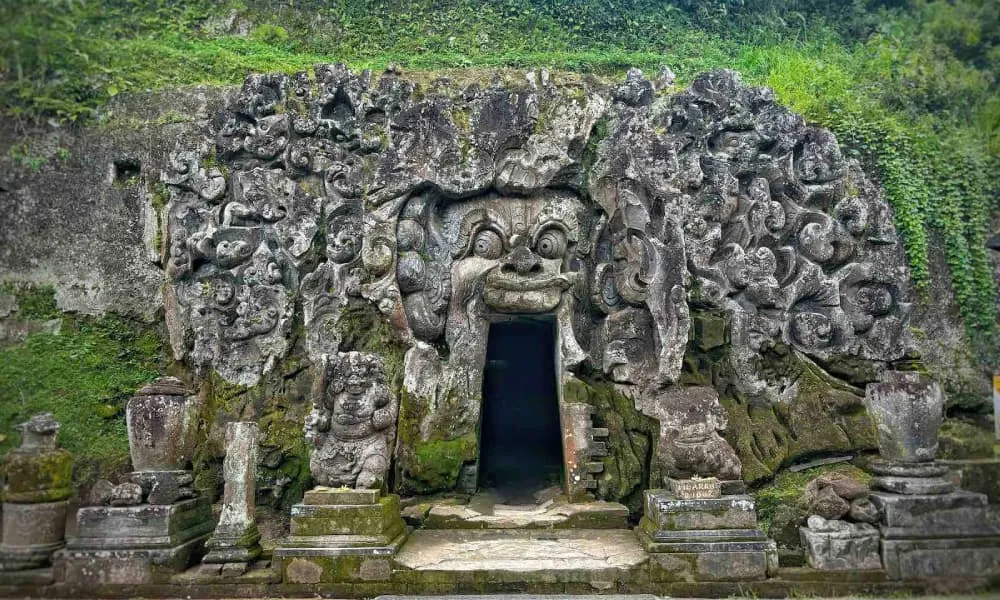Goa Gajah & Goa Lawah